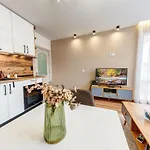 Apartment Stylish 1br In The Heart Of Town Smolyan